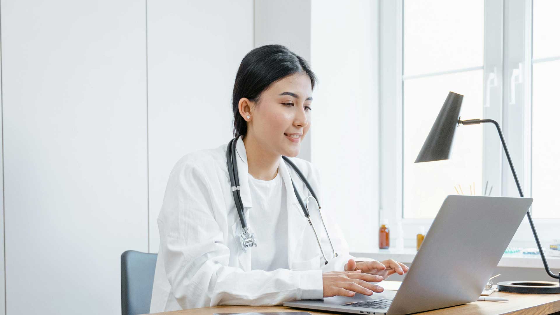 Work-life balance for doctors in Germany — 40-hour weeks, 6 weeks paid leave